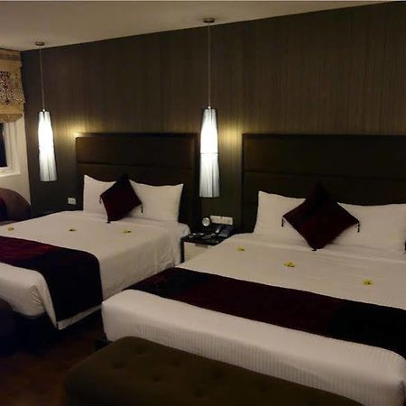 Hotel Orchid Kochi Exterior photo