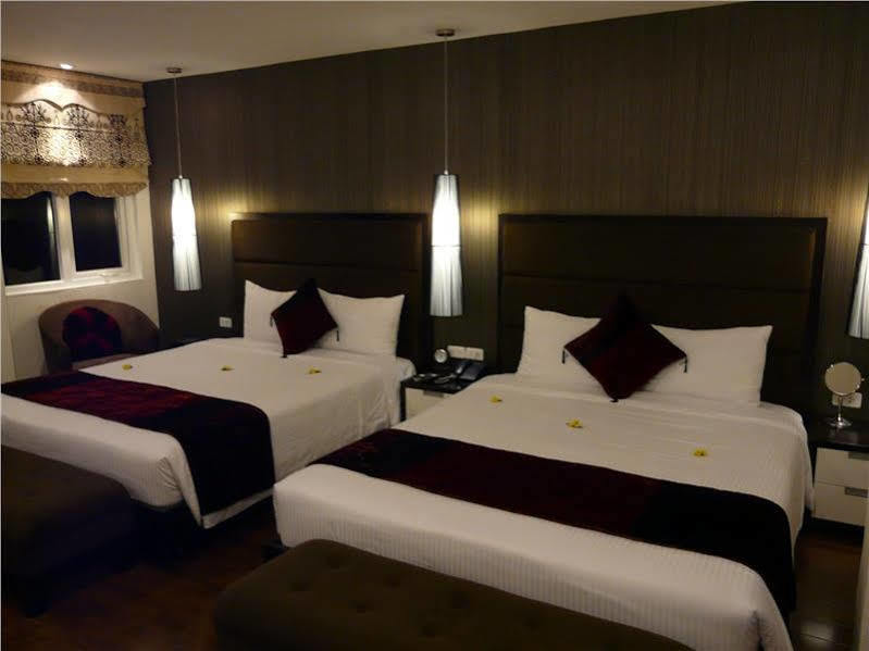 Hotel Orchid Kochi Exterior photo